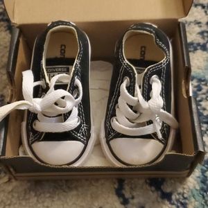 Baby black Converse